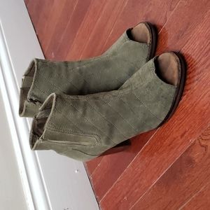 Toms 6.5 green suede boots